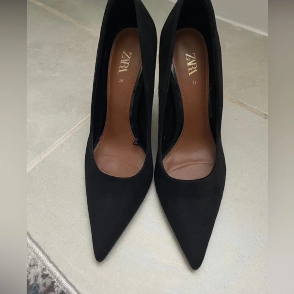 Zara Heels - Picture 1 of 3